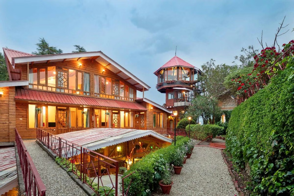Himalayan Luxury Escape